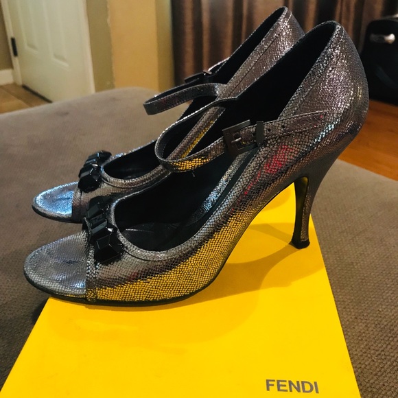 Fendi Mary Jane pumps - Picture 3 of 4